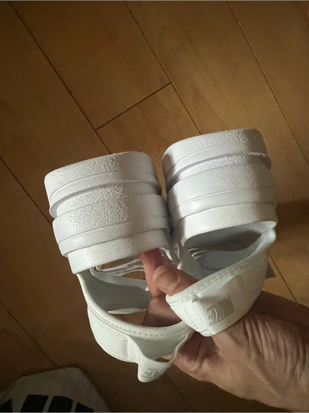 Nike Icon Classic Sandal  White/Pure Platinum DH0223-100